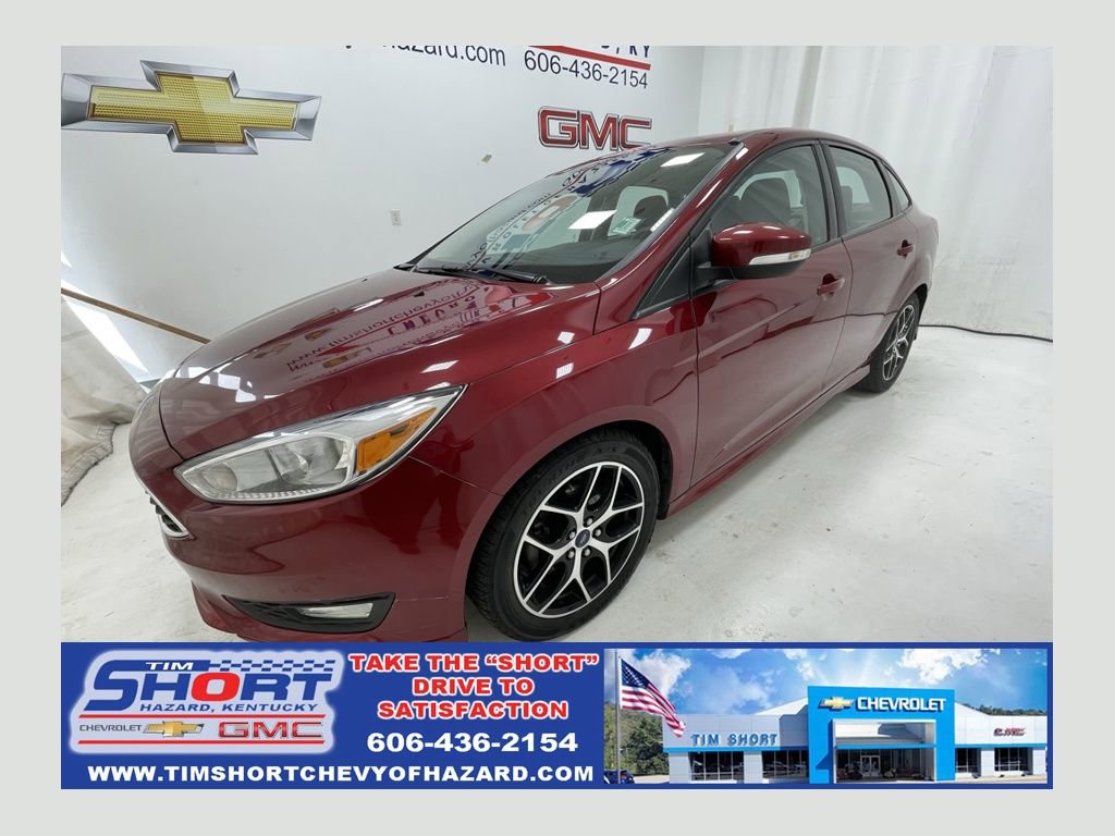 Used 2015 Ford Focus SE w/ SE Sport Package image 1