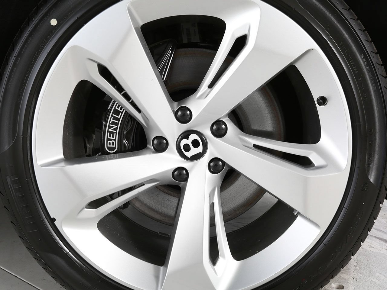 New 2026 Bentley Bentayga Extended Wheelbase AWD/4WD image 6