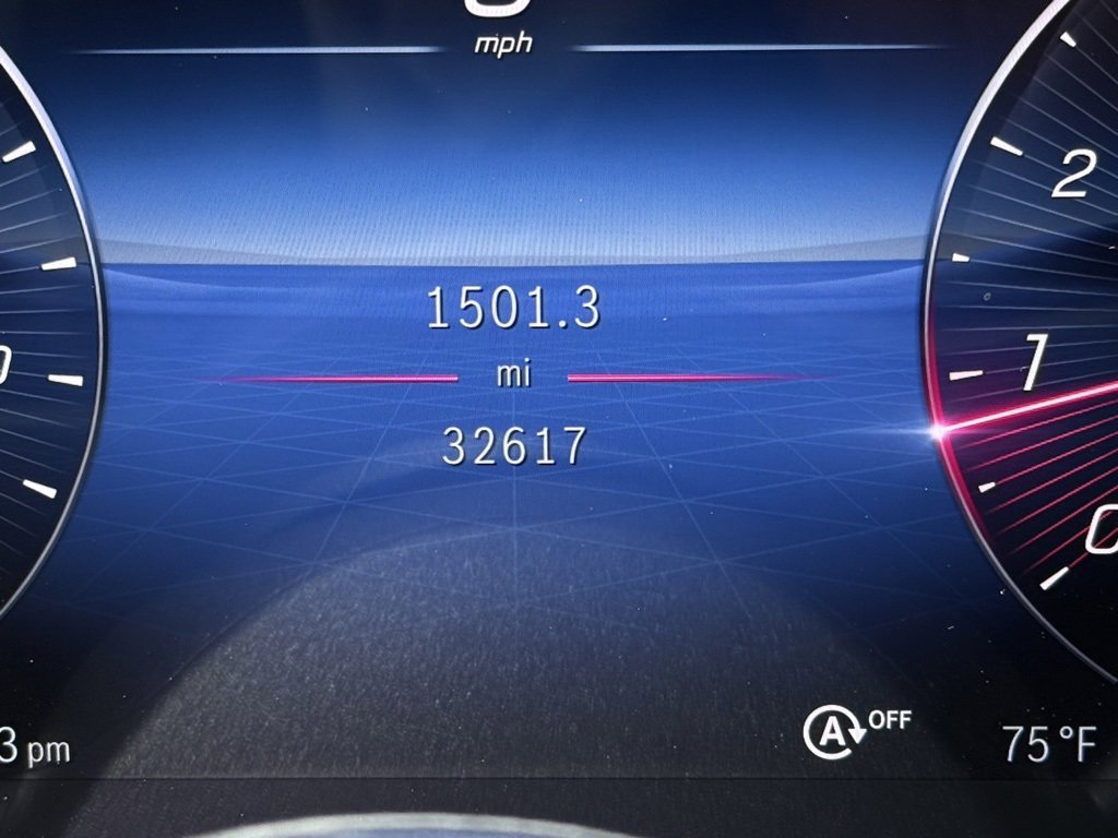 Used 2023 Mercedes-Benz GLC 300 4MATIC image 15