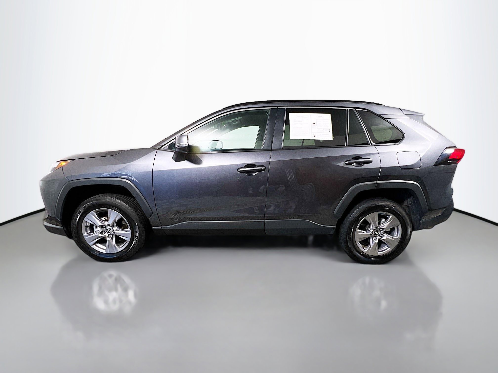 Used 2025 Toyota RAV4 XLE image 9