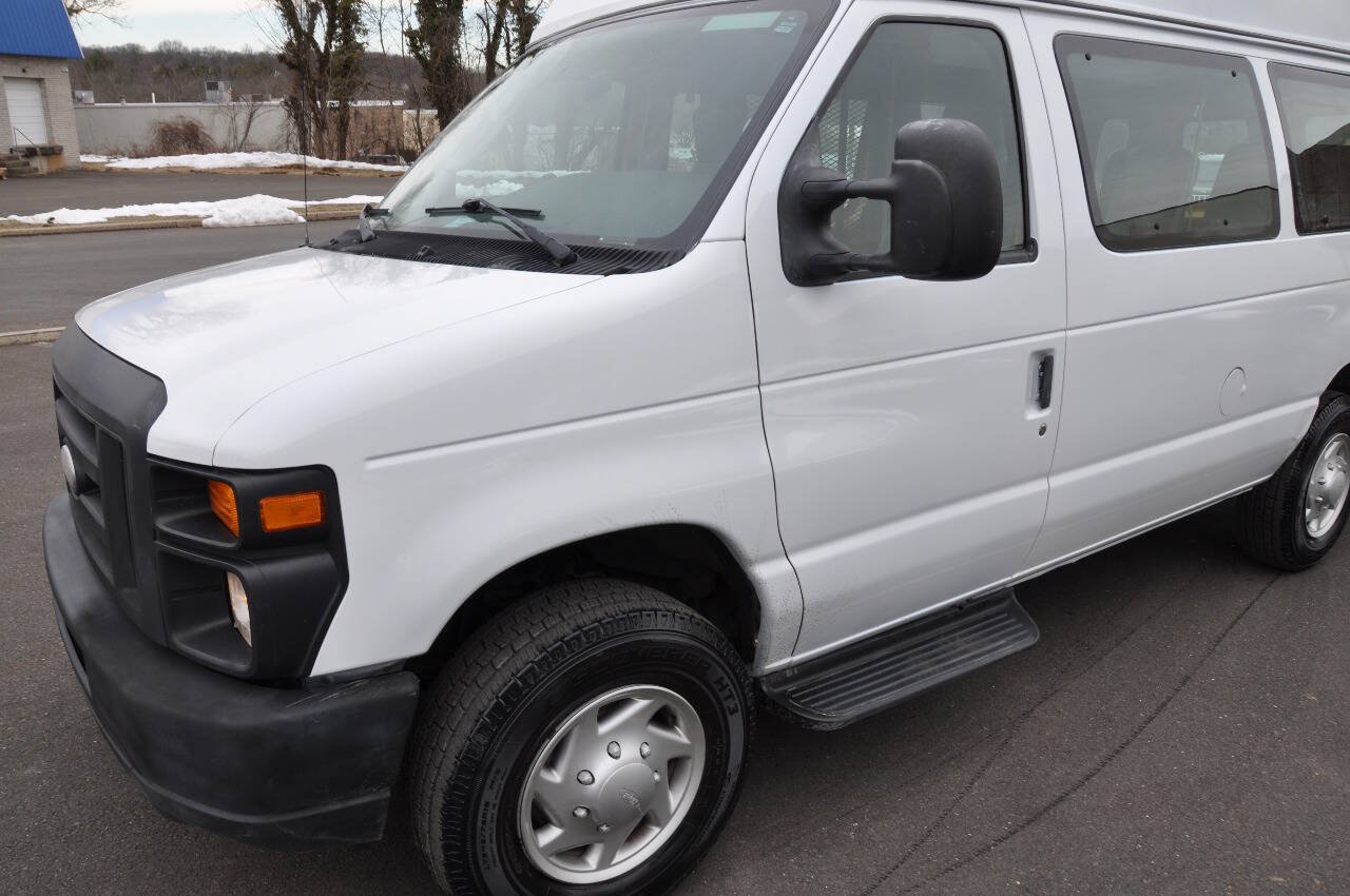 Used 2014 Ford E-250 and Econoline 250 Extended w/ Power Group RWD image 4
