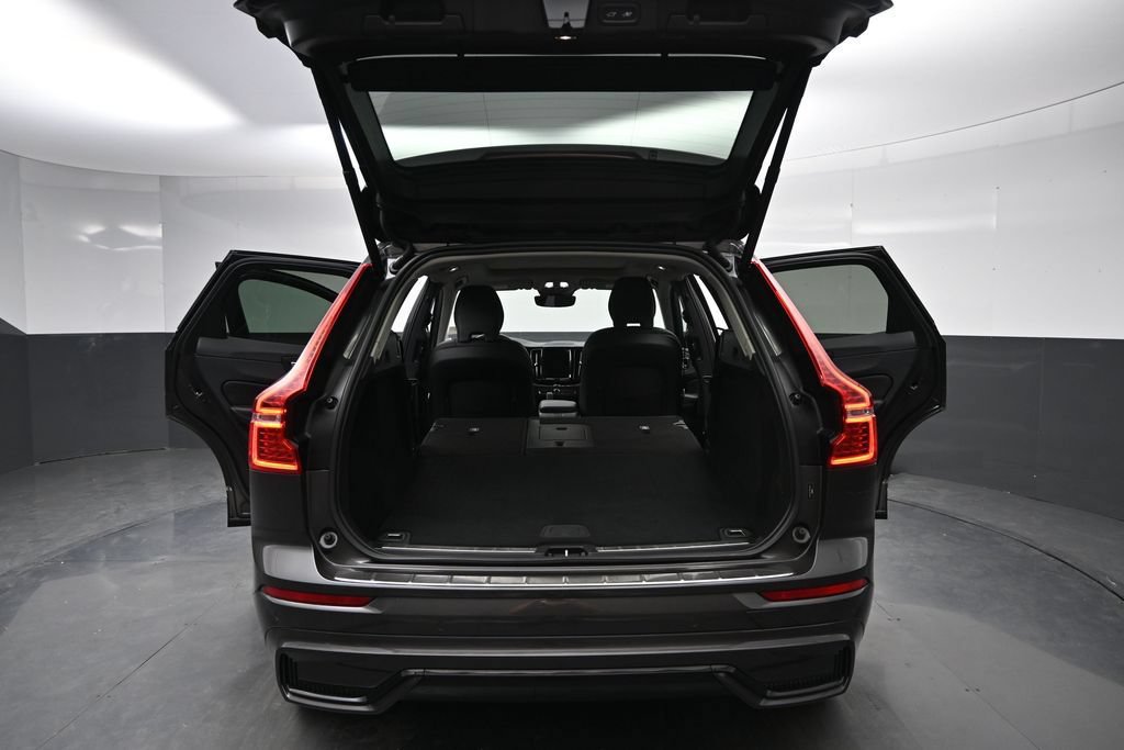 Used 2024 Volvo XC60 B5 Plus w/ Protection Package Premier AWD/4WD image 19