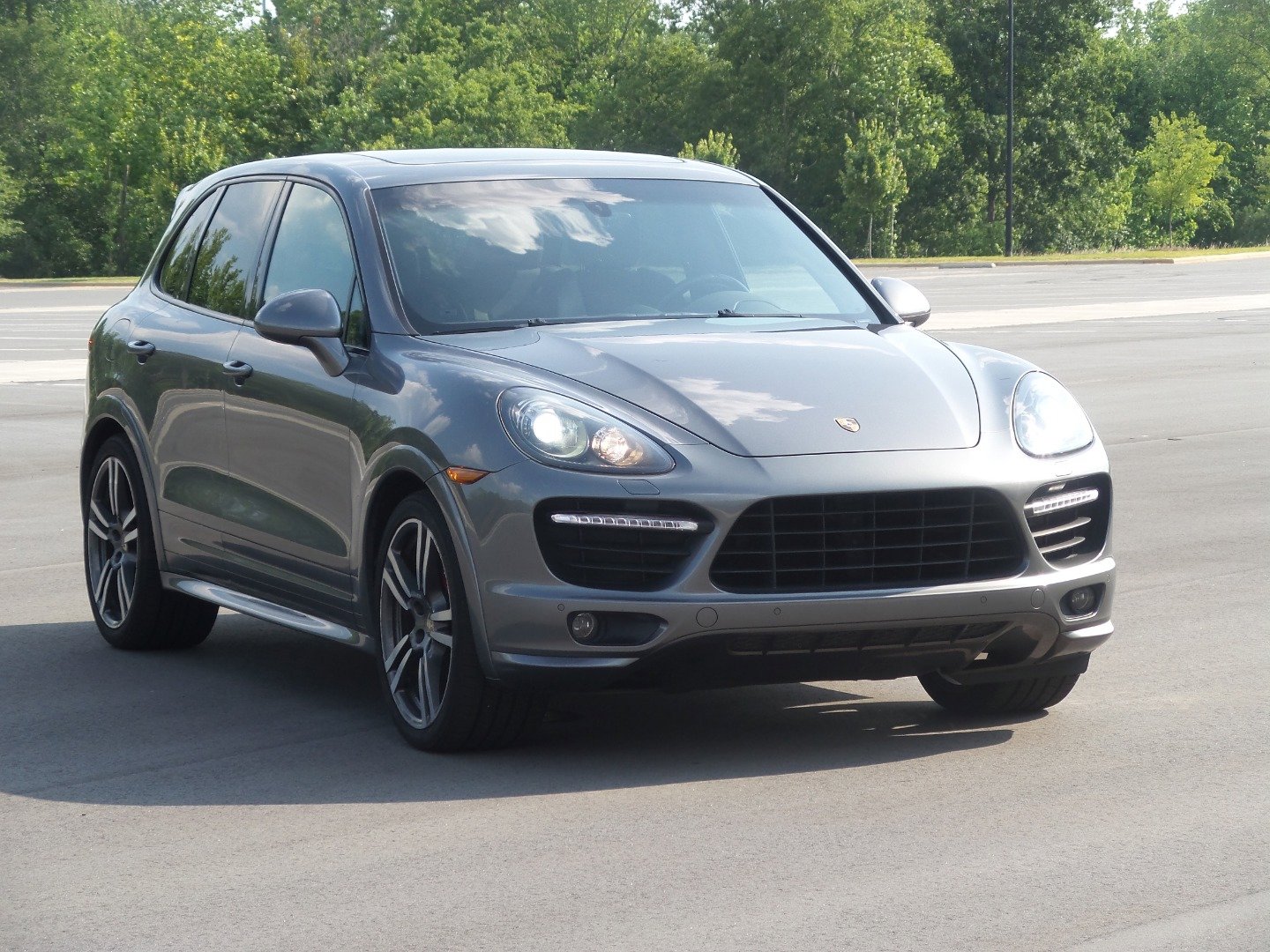 Used 2013 Porsche Cayenne GTS image 17