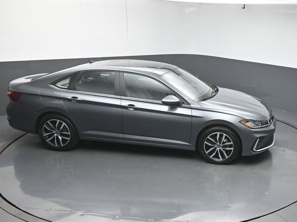 Used 2025 Volkswagen Jetta SE image 48