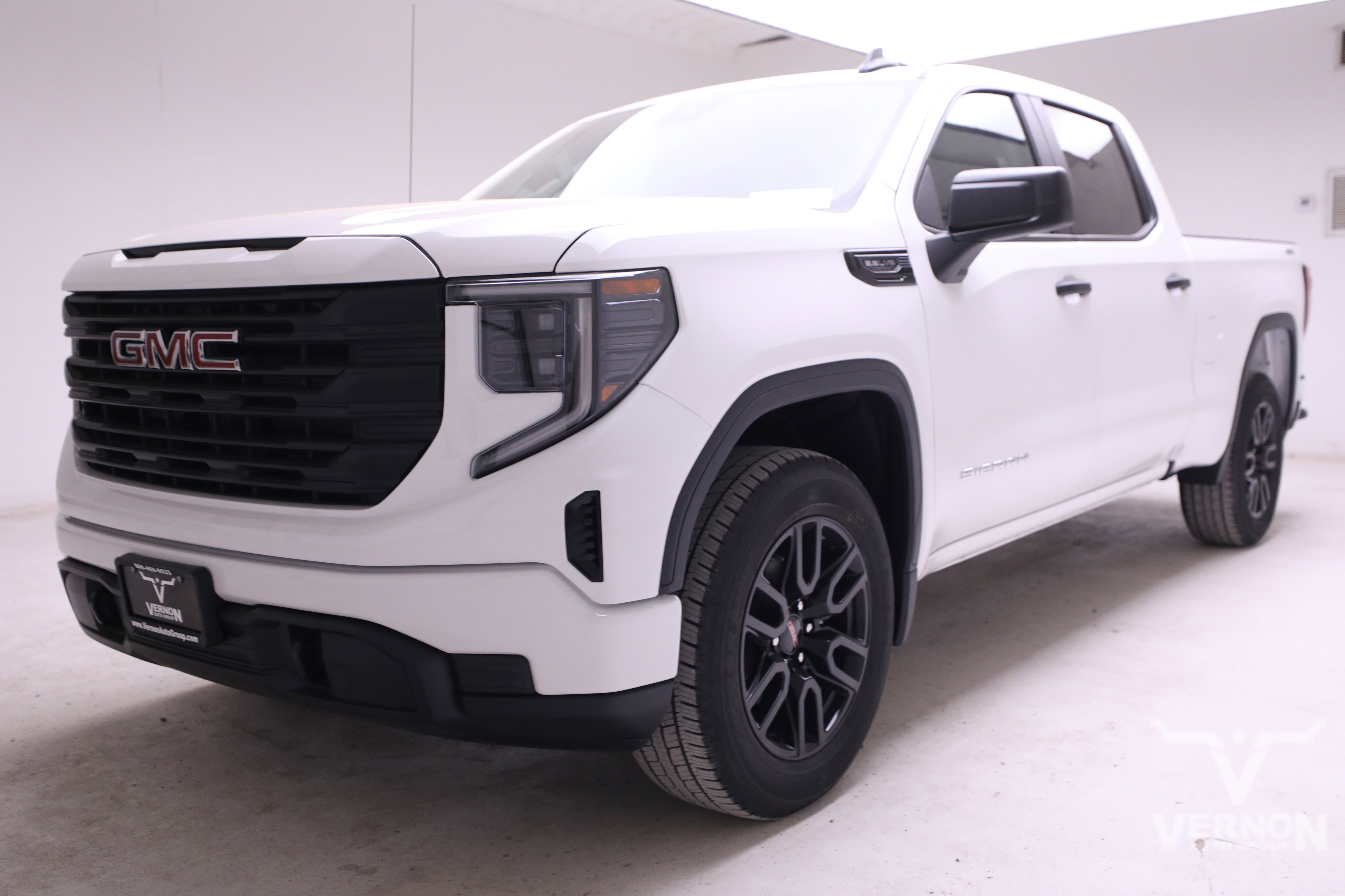 New 2026 GMC Sierra 1500 Pro w/ Graphite Edition