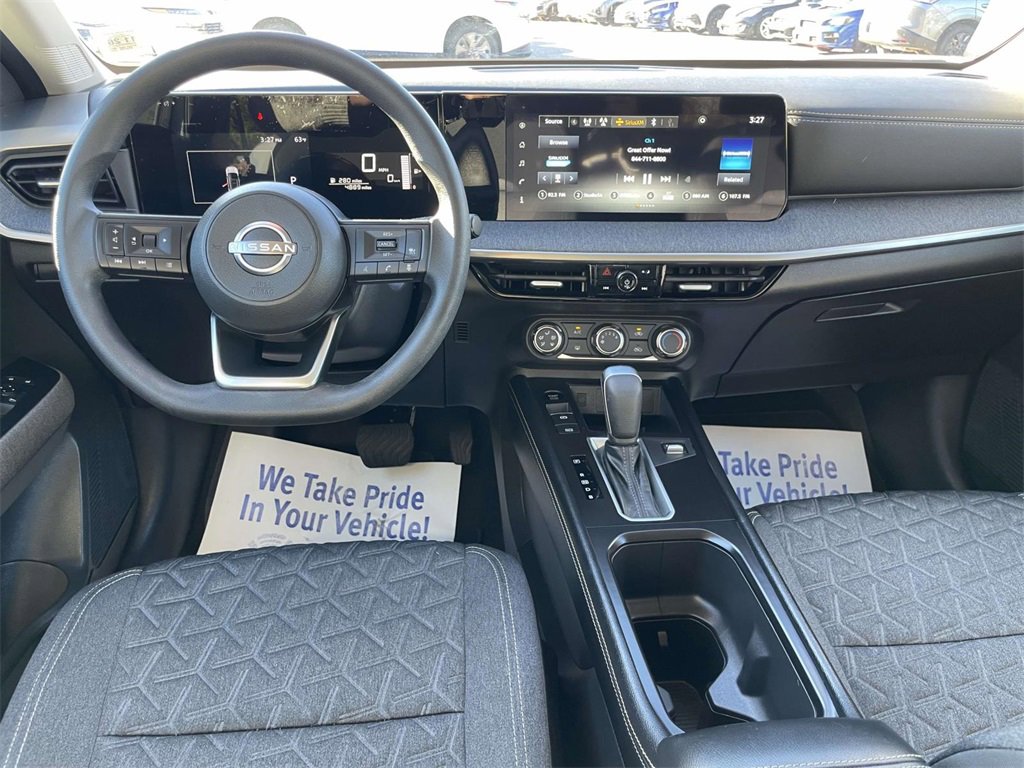 Certified 2025 Nissan Kicks SV image 13