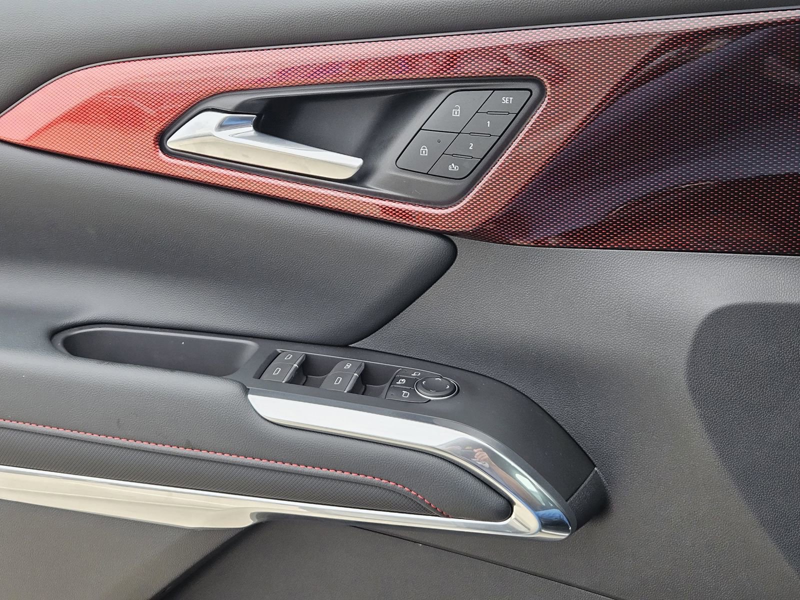 Certified 2024 Chevrolet Traverse RS image 30