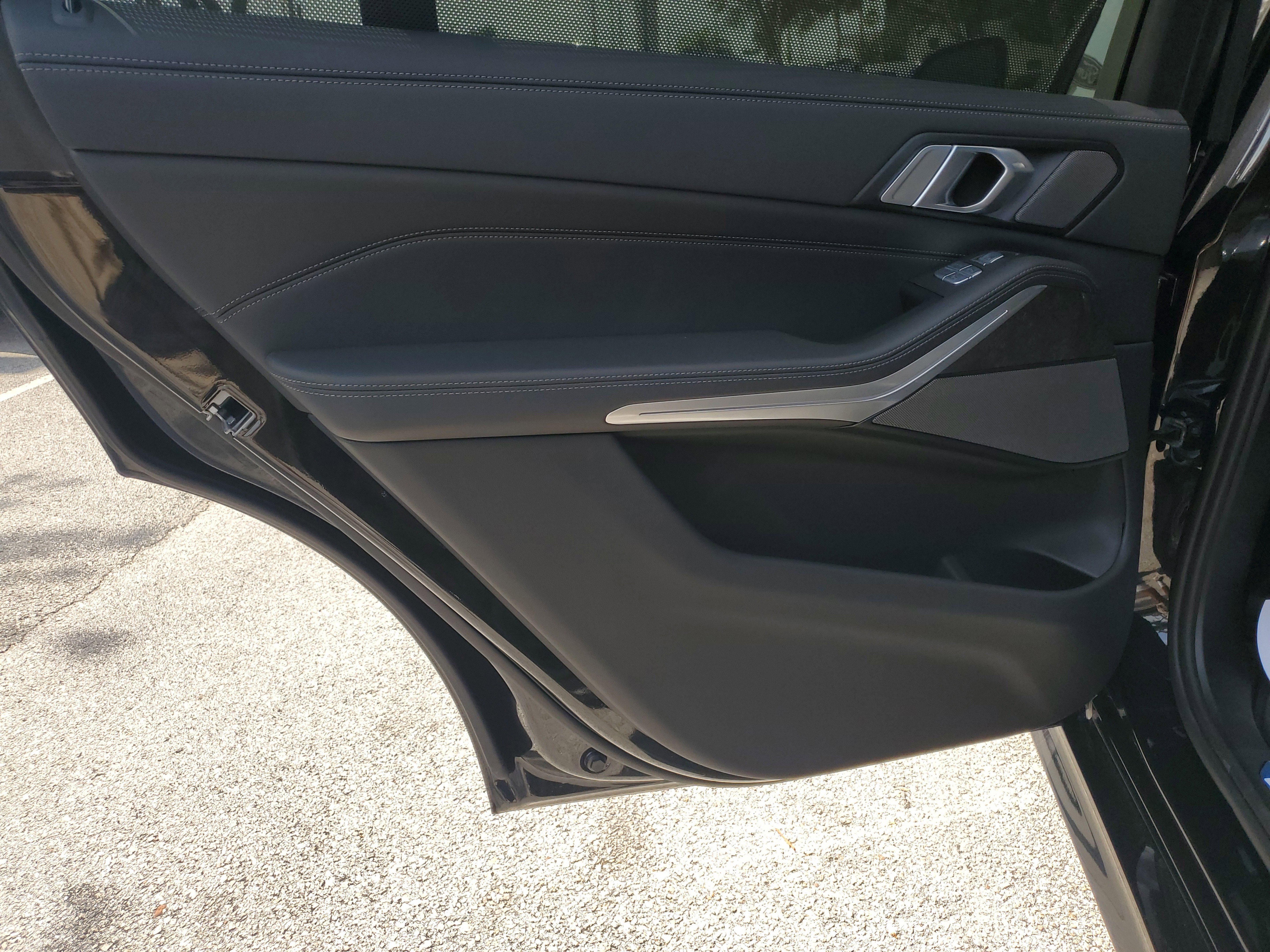 Used 2025 BMW X7 xDrive40i w/ M Sport Package image 13