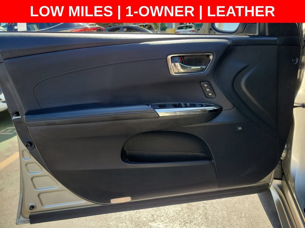 Used 2015 Toyota Avalon Limited FWD image 24