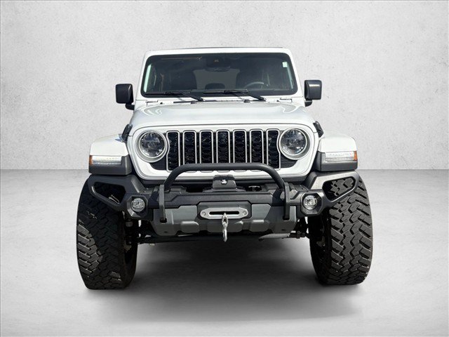 Used 2024 Jeep Wrangler Unlimited Sahara w/ Technology Group AWD/4WD image 2