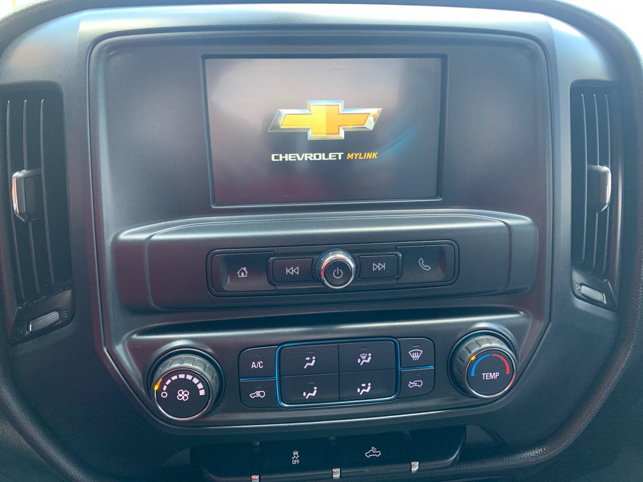 Used 2017 Chevrolet Silverado 1500 W/T AWD/4WD image 24