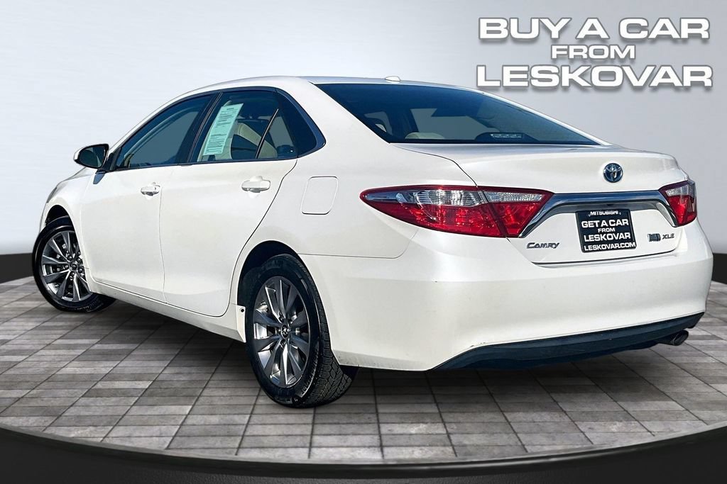 Used 2015 Toyota Camry XLE w/ Moonroof Package FWD image 2