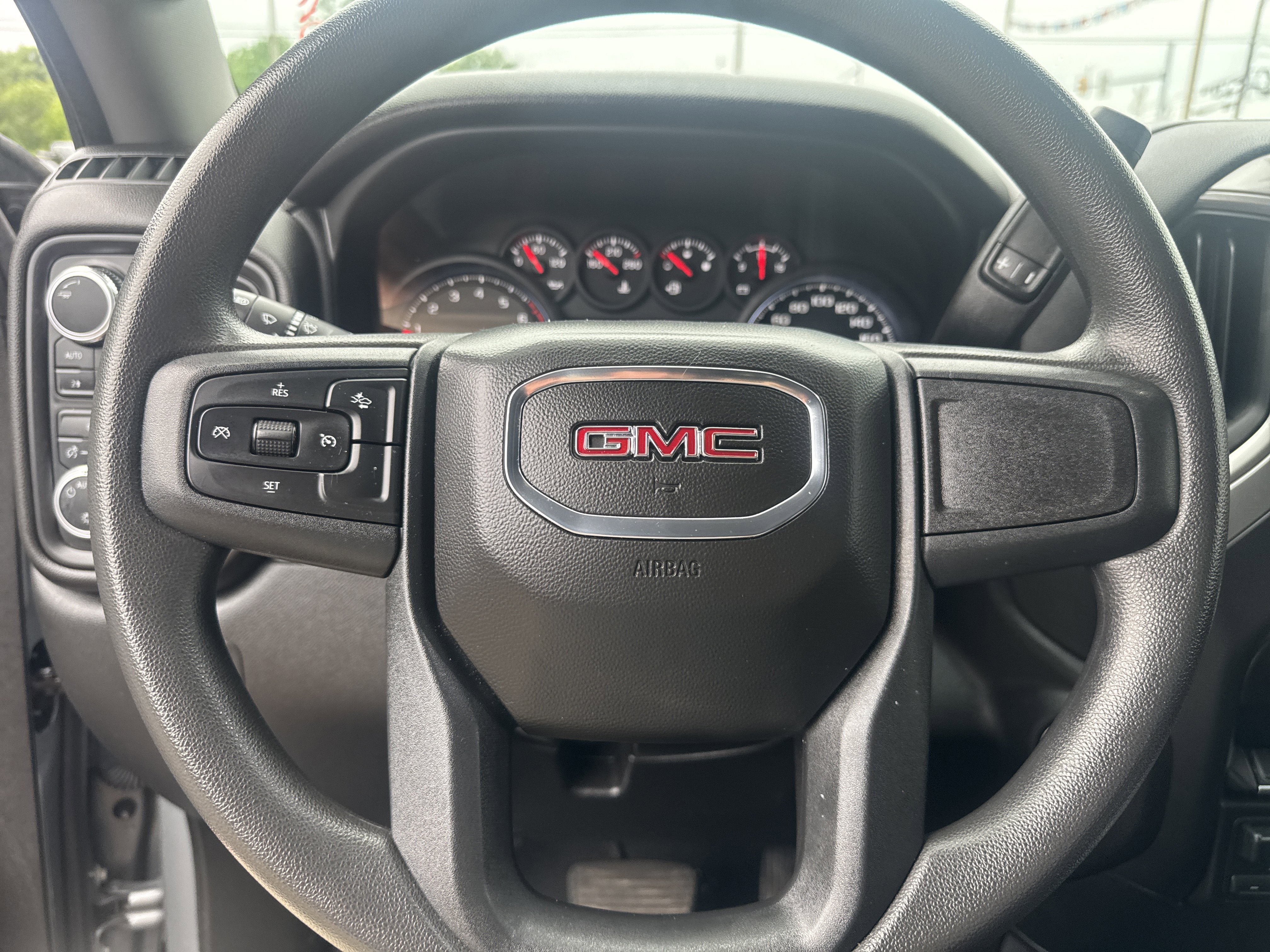Used 2024 GMC Sierra 1500 Pro w/ Graphite Edition AWD/4WD image 17