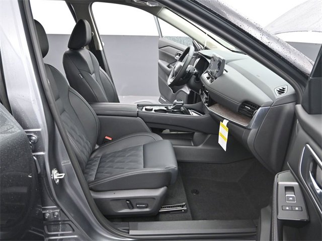 New 2026 Nissan Rogue Platinum image 16