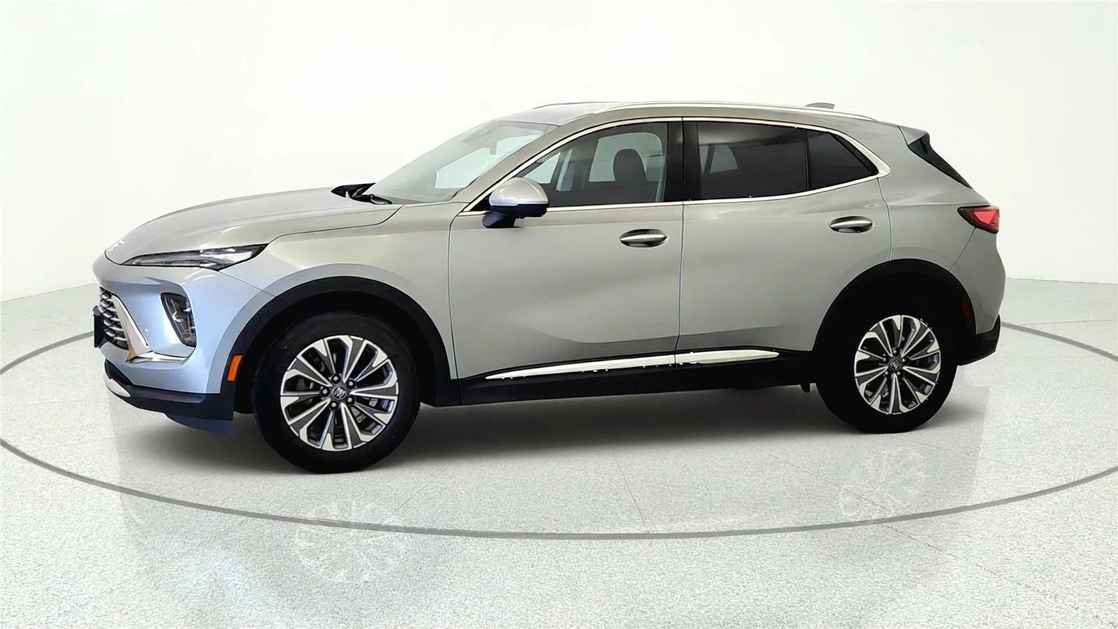 Used 2024 Buick Envision Preferred AWD/4WD image 3