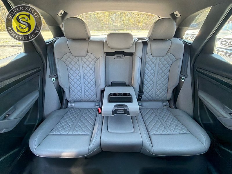 Used 2018 Audi SQ5 Premium Plus w/ S Sport Package AWD/4WD image 20