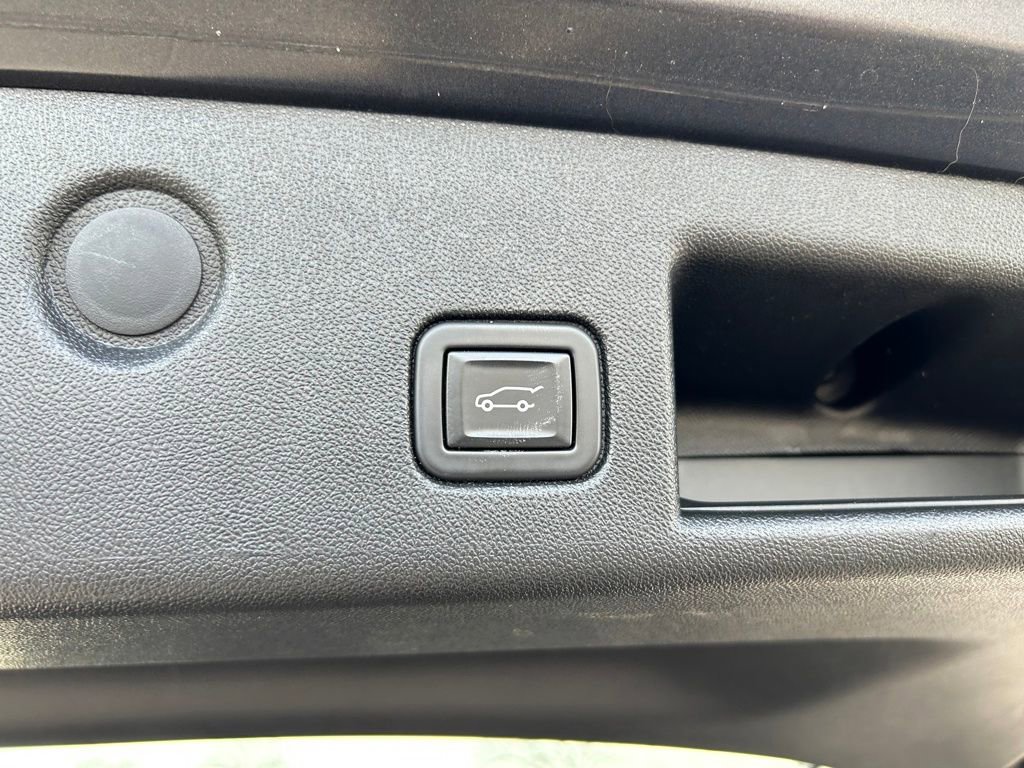 Used 2022 Chevrolet Equinox Premier FWD image 27
