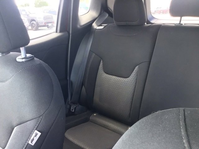 Used 2021 Jeep Renegade Latitude image 16