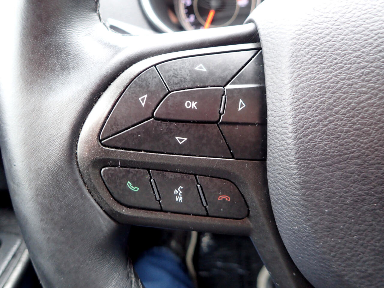 Used 2019 Jeep Cherokee Trailhawk image 15