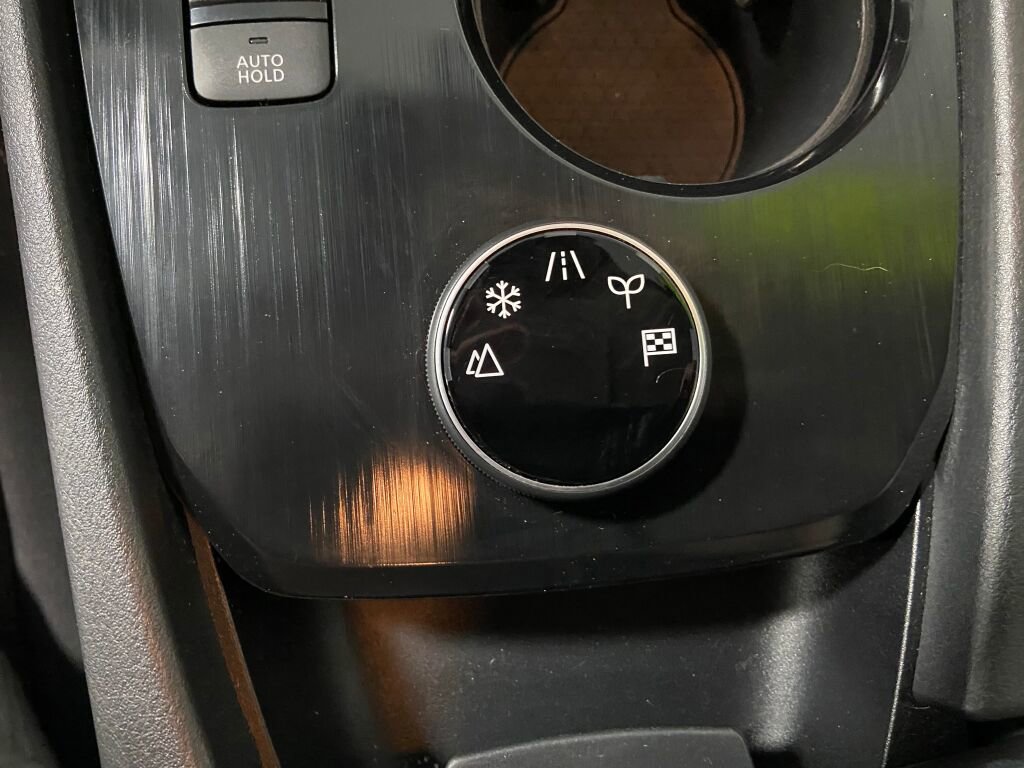 Used 2022 Nissan Rogue SV image 18