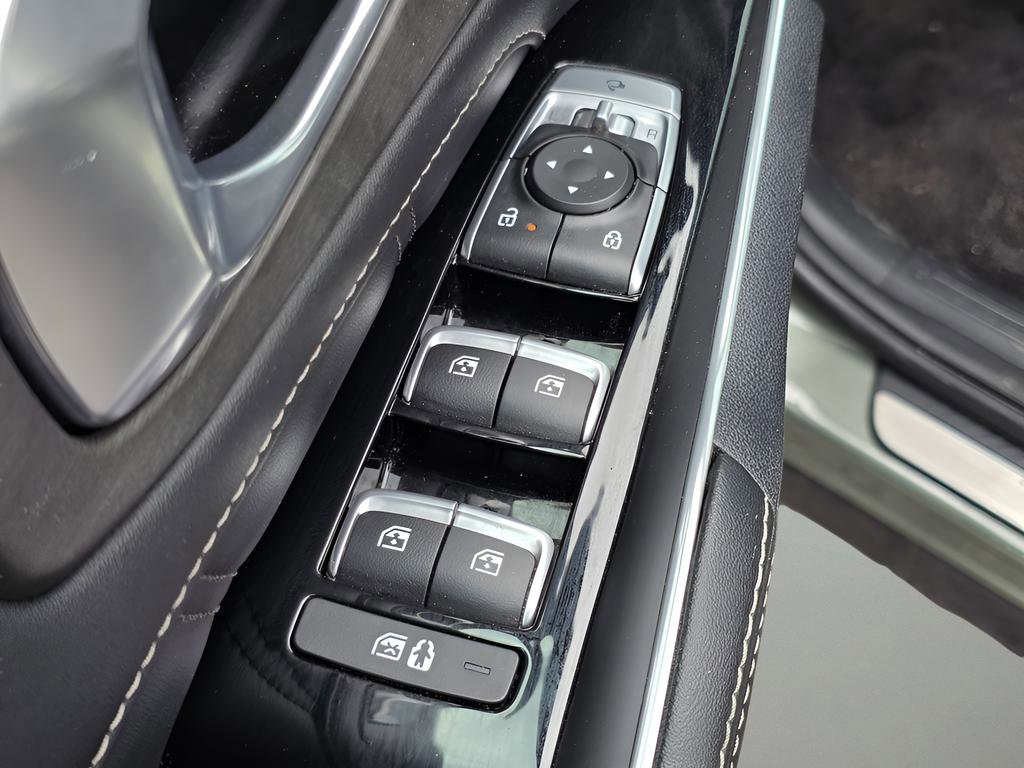 Used 2024 Kia Sorento SX Prestige image 19