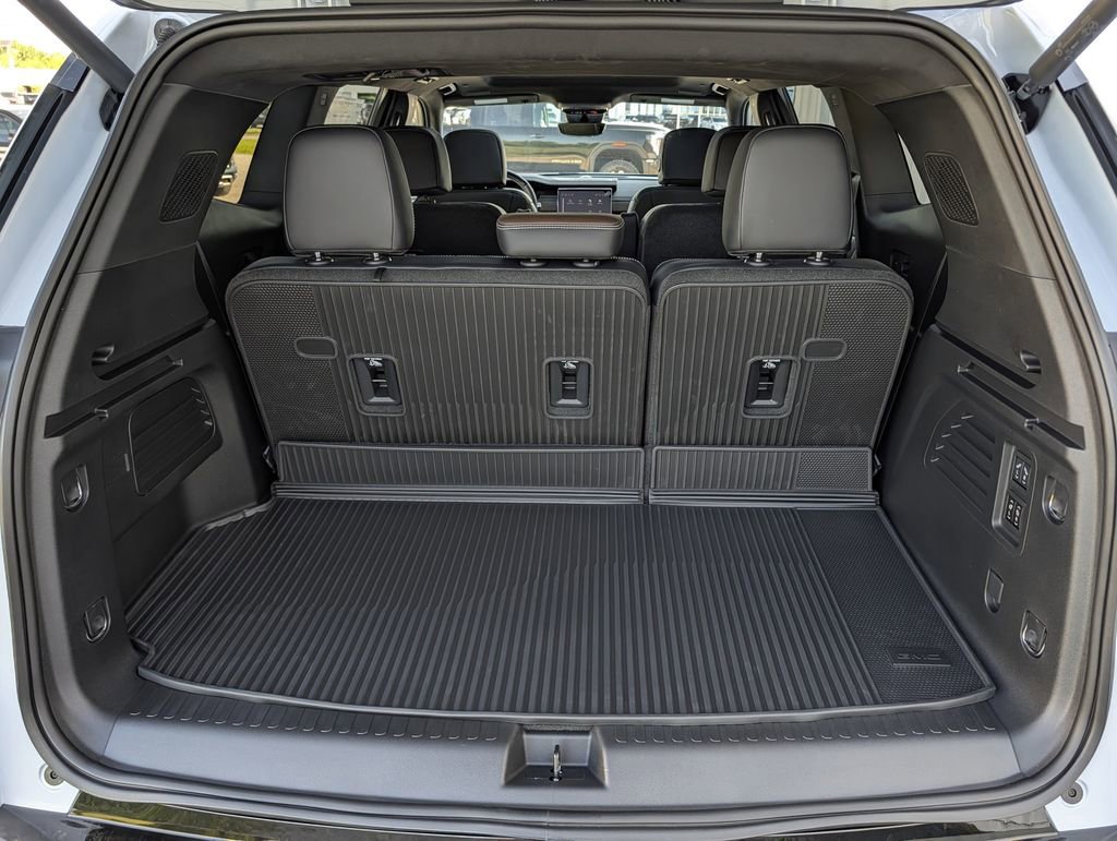 New 2026 GMC Acadia Denali Ultimate w/ LPO, Floor Liner Package AWD/4WD image 31