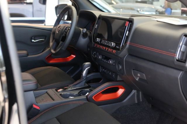 New 2025 Nissan Frontier PRO-4X w/ Pro Convenience Package image 19