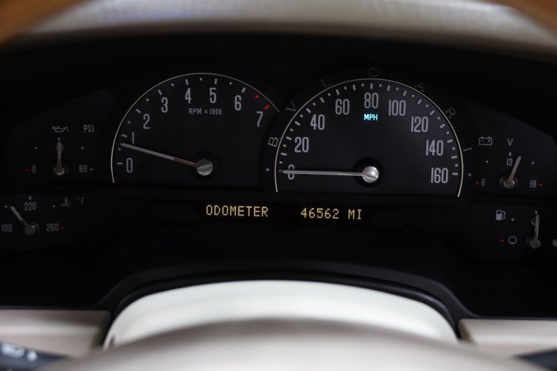 Used 2005 Cadillac XLR RWD image 49