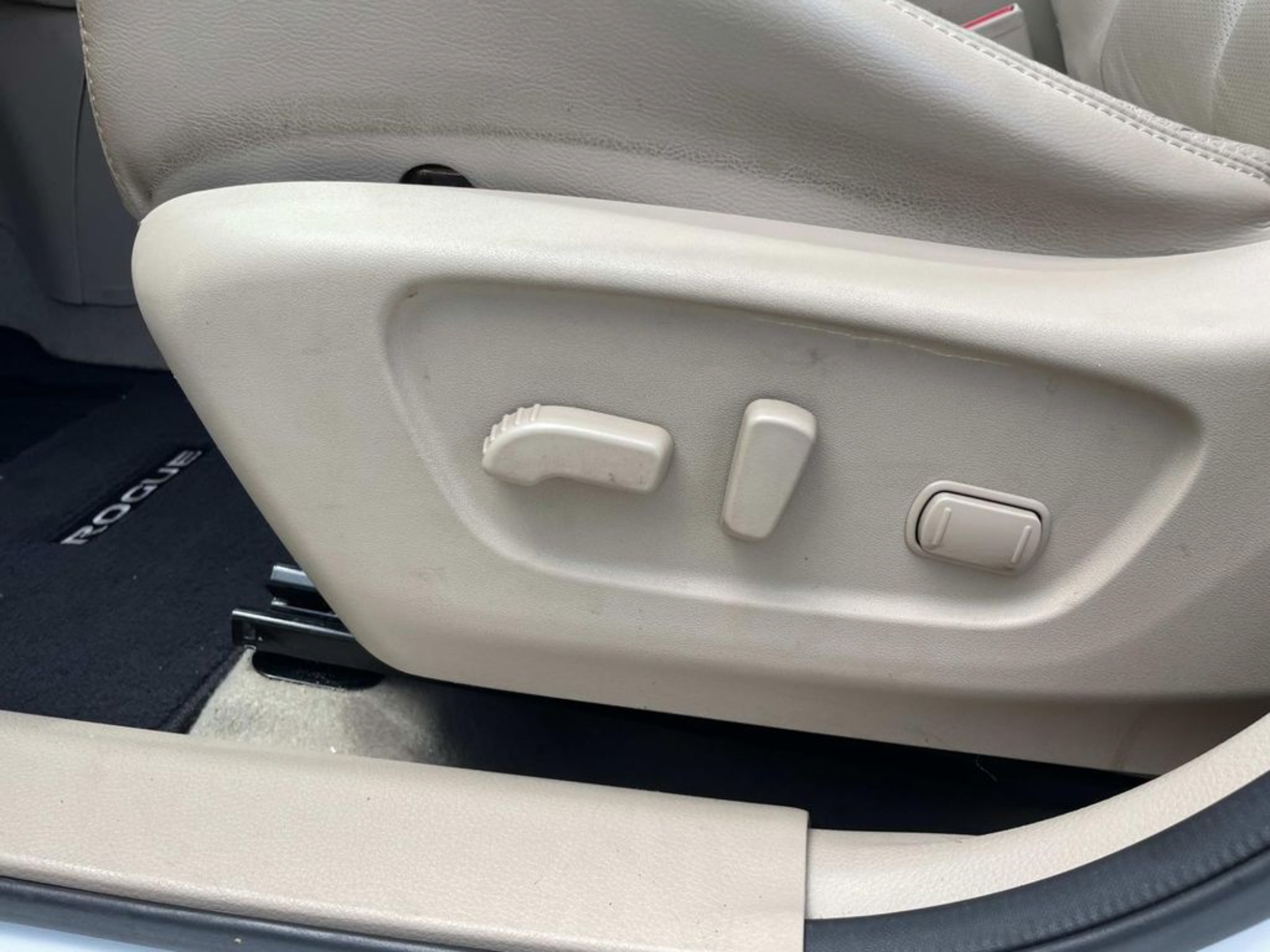 Used 2015 Nissan Rogue SL w/ SL Premium Package FWD image 22