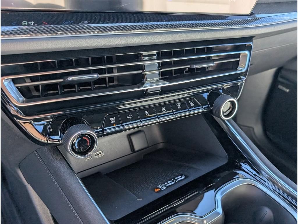 New 2026 Chevrolet Traverse High Country w/ LPO, Floor Liner Package image 21