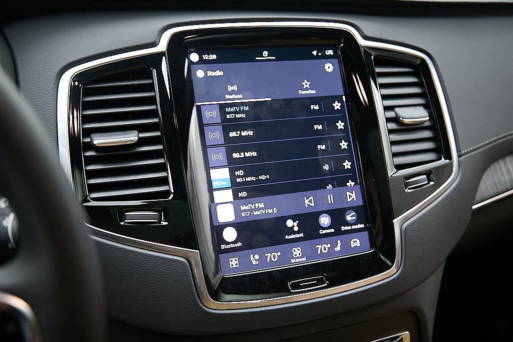 Certified 2024 Volvo XC90 T8 Ultimate w/ Protection Package image 16