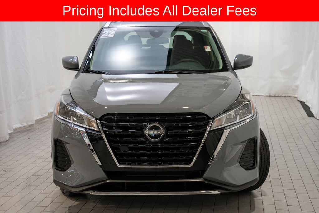 Certified 2022 Nissan Kicks SV FWD image 2