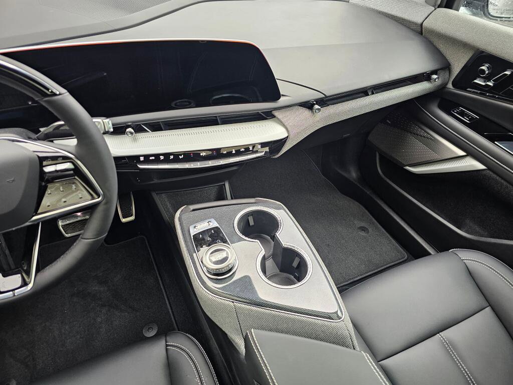 New 2026 Cadillac Optiq Luxury 1 image 26