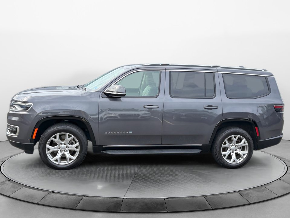Used 2022 Jeep Wagoneer Series II AWD/4WD image 4