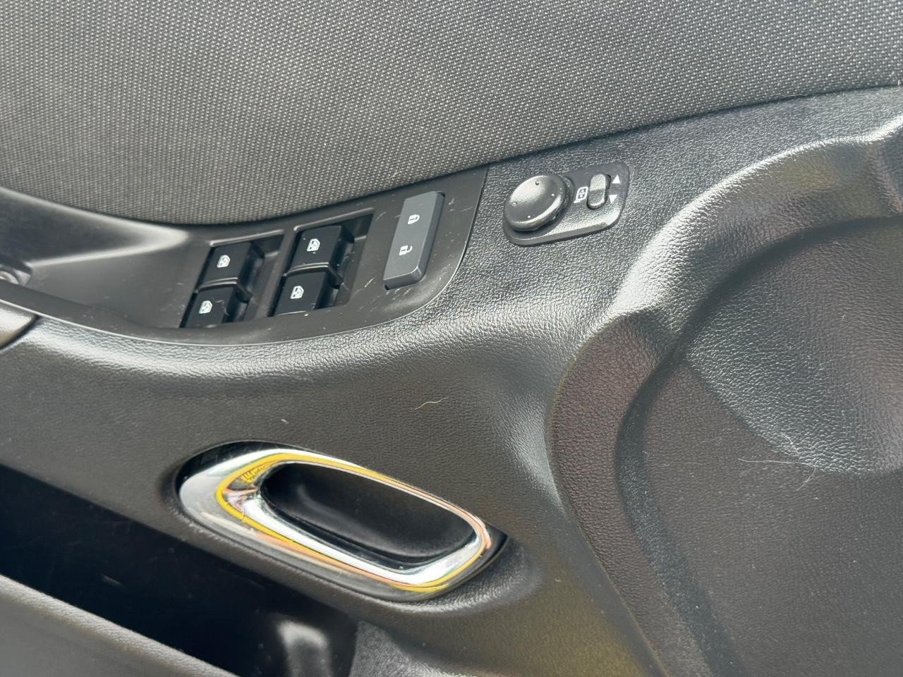 Used 2015 Chevrolet Camaro LT RWD image 24