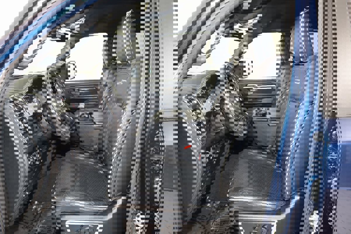 Used 2024 RAM 1500 Laramie image 13