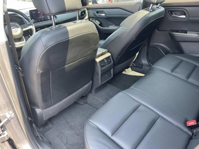 Used 2023 Nissan Rogue SV w/ SV Premium B Package AWD/4WD image 18