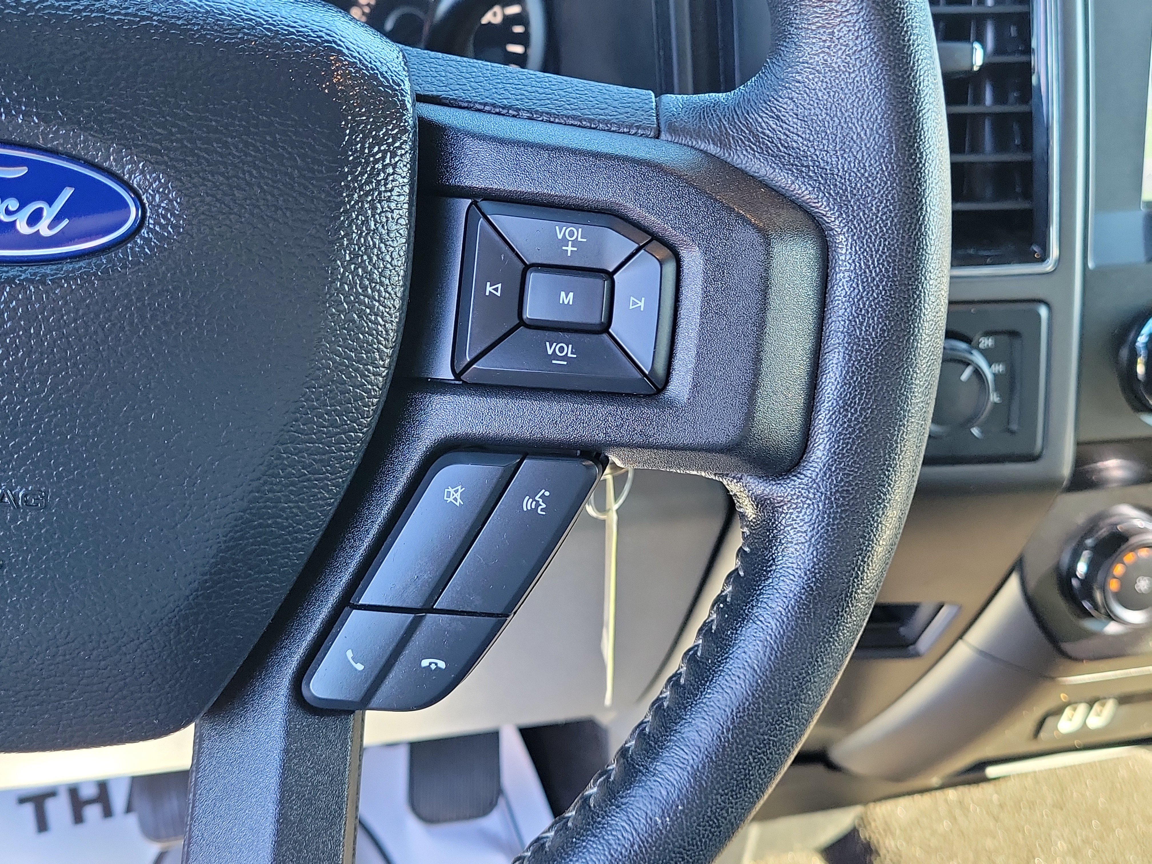Used 2020 Ford F150 XLT w/ Equipment Group 302A Luxury AWD/4WD image 23