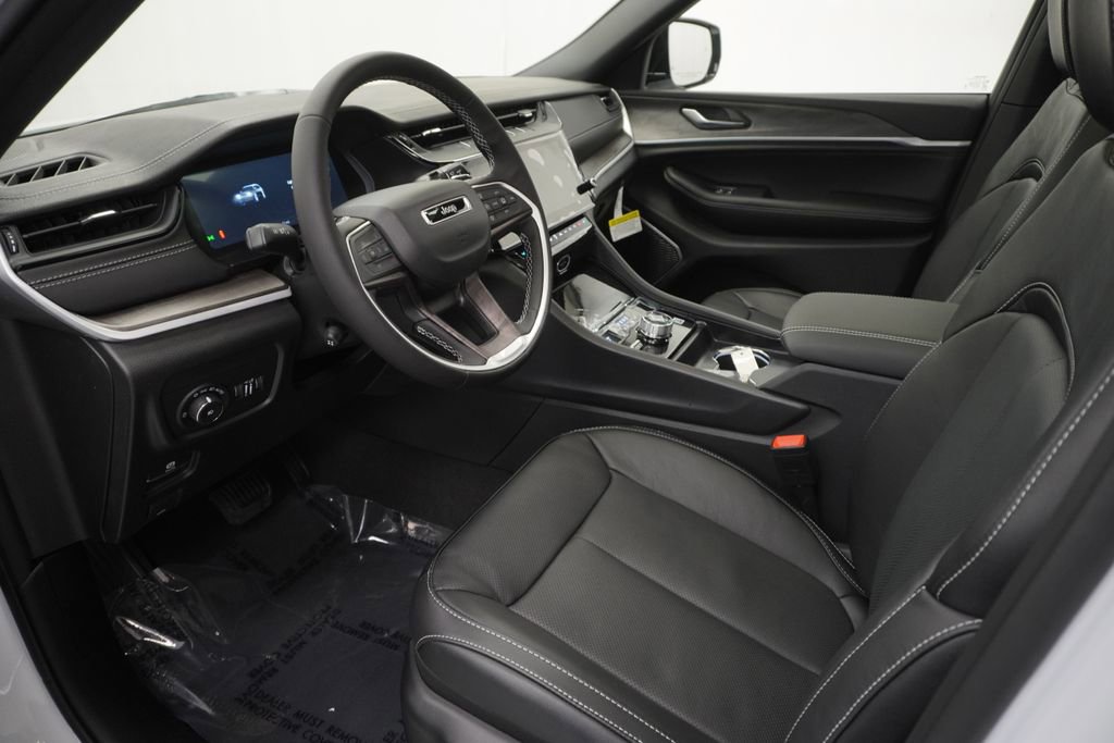 New 2026 Jeep Grand Cherokee L Limited AWD/4WD image 16
