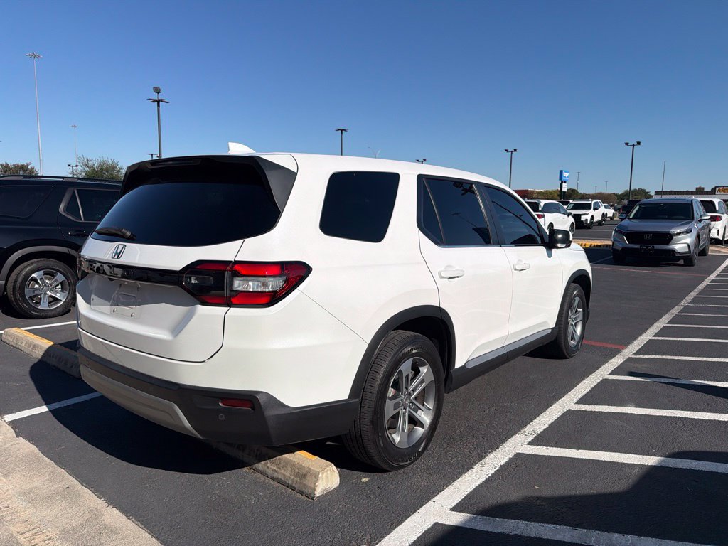 Used 2025 Honda Pilot EX-L image 6