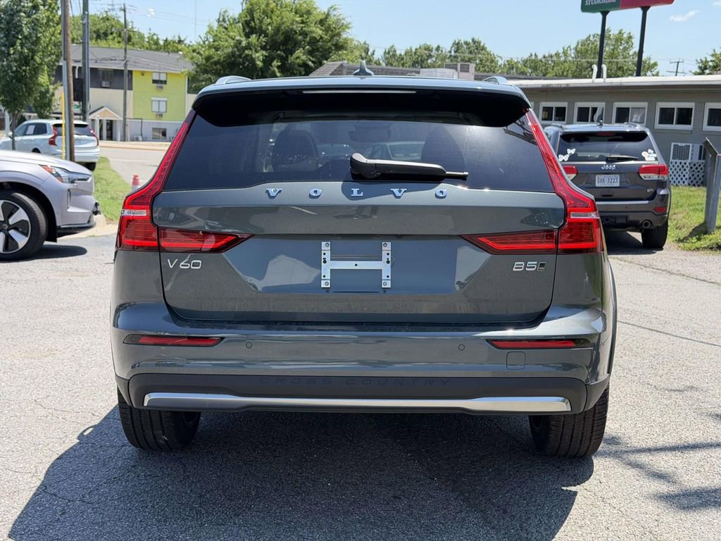 New 2026 Volvo V60 B5 Cross Country Plus w/ Climate Package AWD/4WD image 20