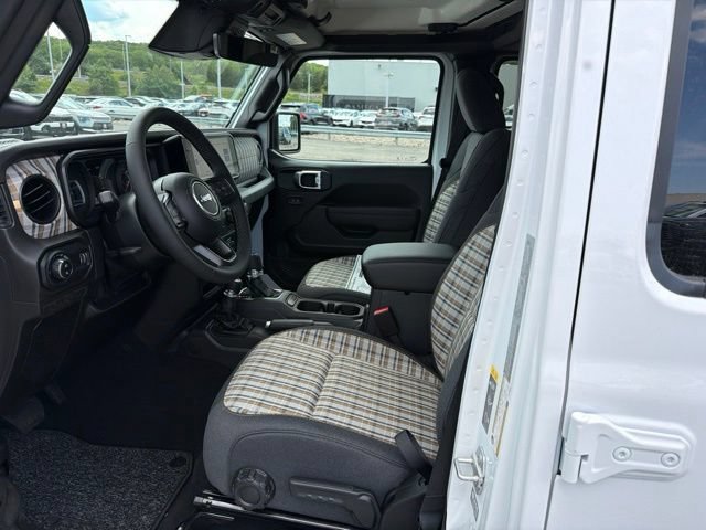 New 2026 Jeep Gladiator Sport AWD/4WD image 13