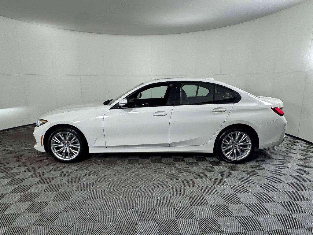 Used 2023 BMW 330i xDrive Sedan w/ Driving Assistance Package AWD/4WD image 11