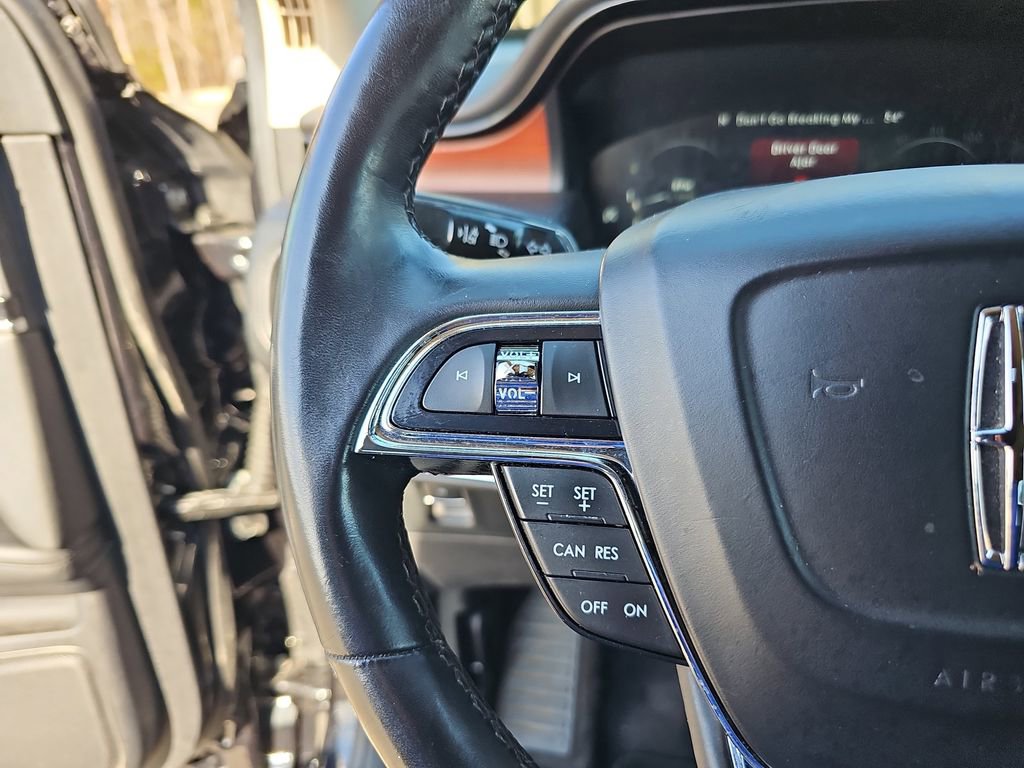 Used 2022 Lincoln Nautilus Reserve w/ Monochromatic Package image 17