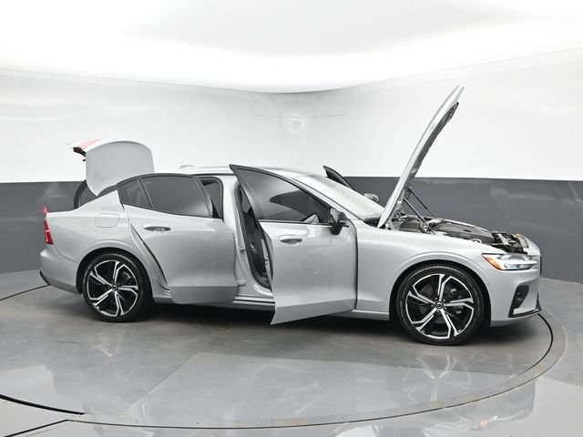 Used 2025 Volvo S60 B5 Plus FWD image 47