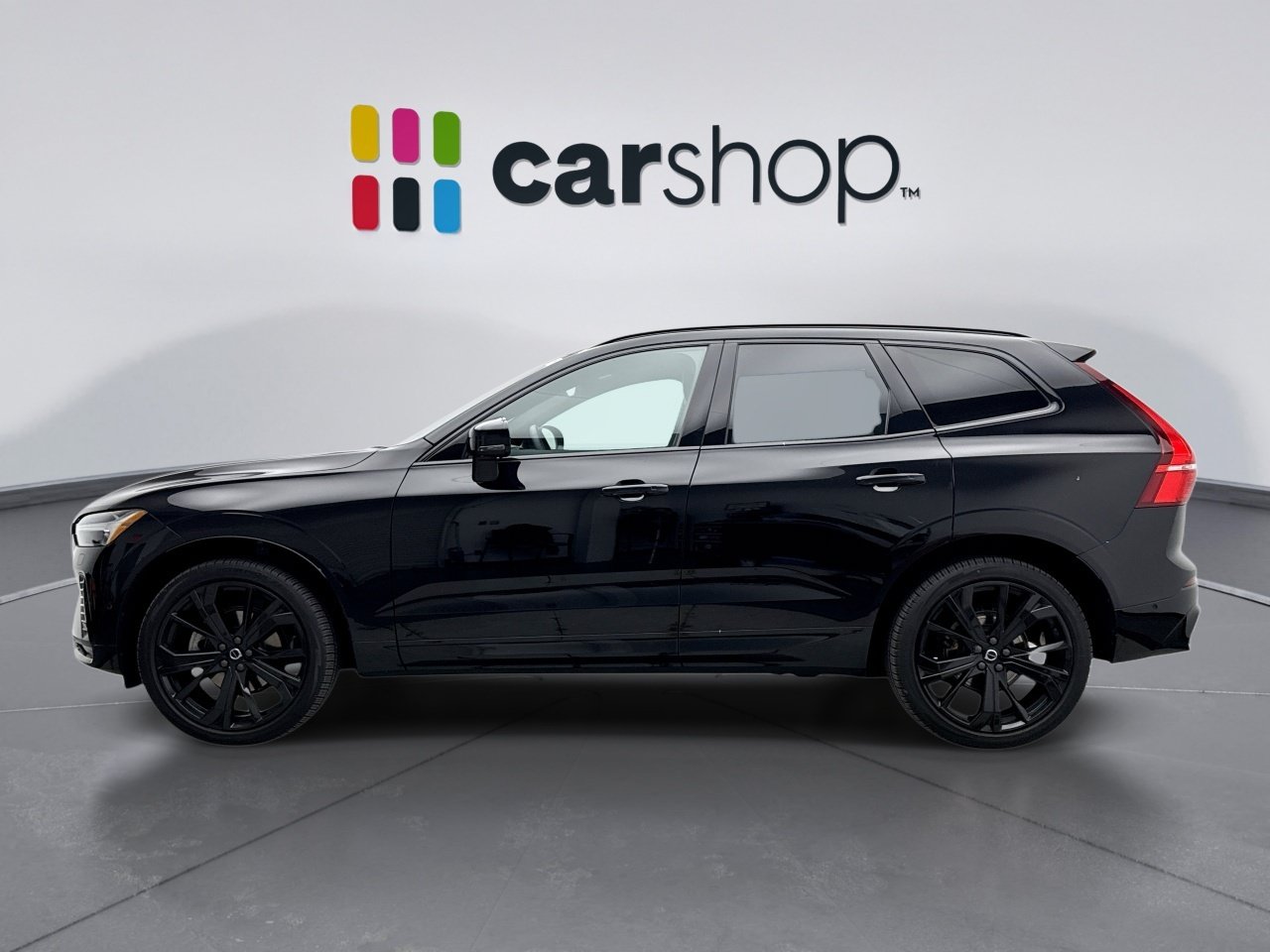 Used 2024 Volvo XC60 B5 Ultimate w/ Protection Package Premier AWD/4WD image 2