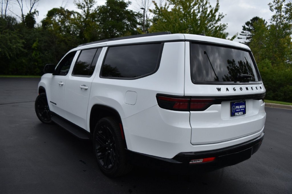 Used 2024 Jeep Wagoneer L Series II w/ Convenience Group I AWD/4WD image 8
