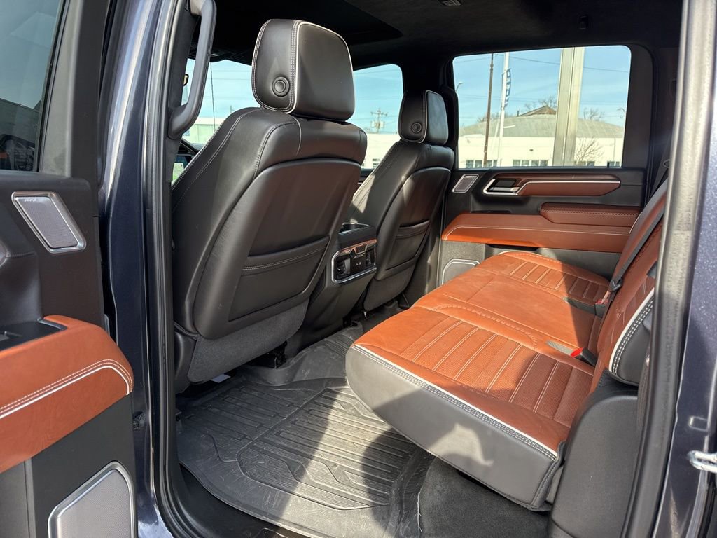 Used 2024 GMC Sierra 3500 Denali Ultimate image 15