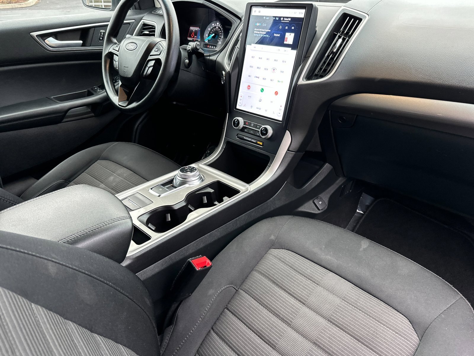 Used 2023 Ford Edge SEL image 16