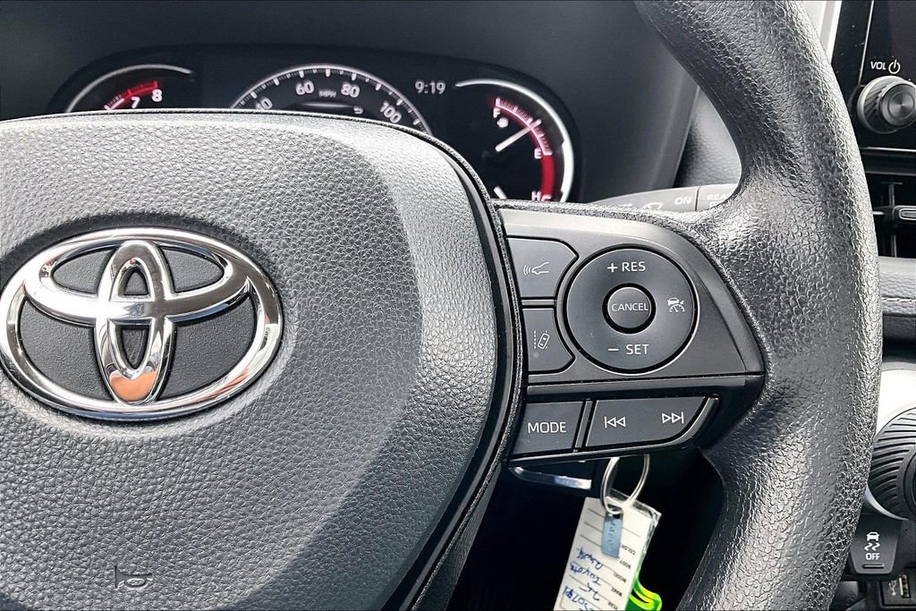 Used 2025 Toyota RAV4 LE AWD/4WD image 28